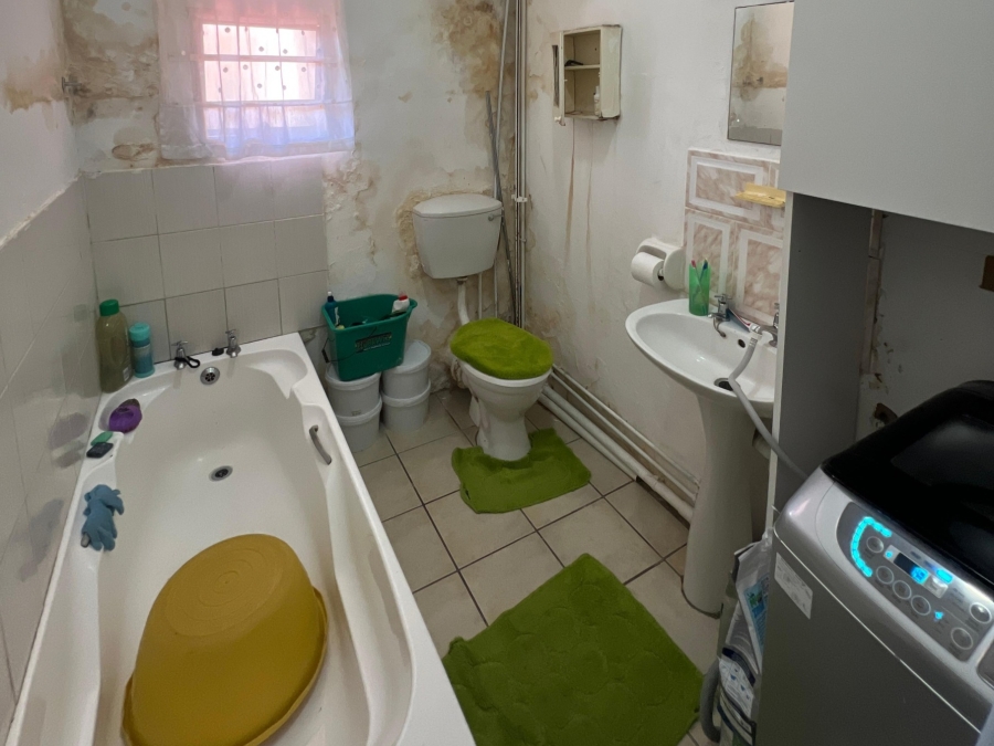 1 Bedroom Property for Sale in Quigney Eastern Cape